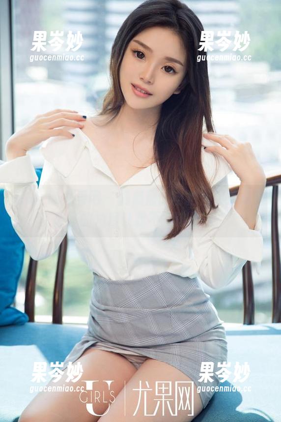 UGirls尤果网 - 杨晨晨的自拍合集：这些奇怪的角度让我不知该说啥。
