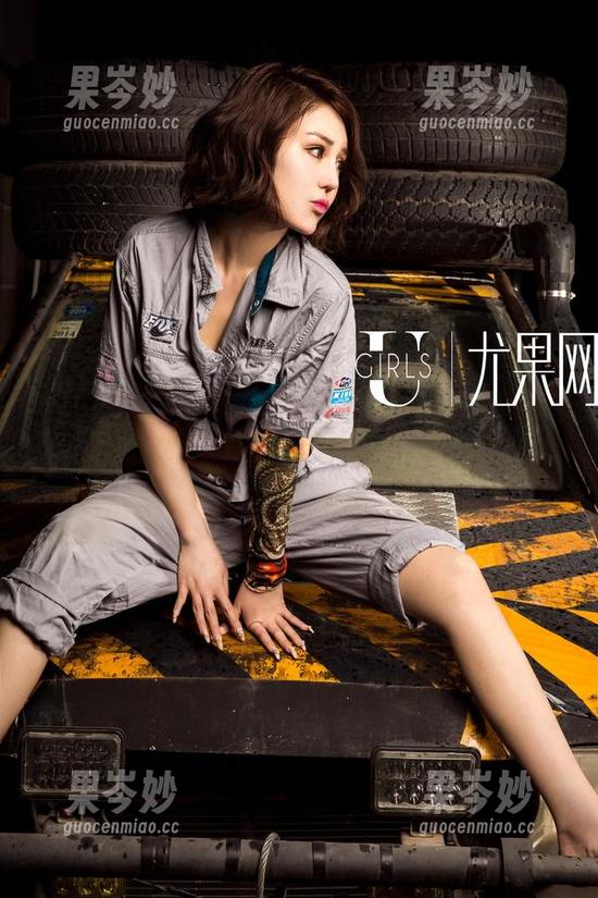 UGirls尤果网 - 这种短裤，穿上就是战斗力满格，韩乐优真心把‘短’字诠释到了极致啊。
