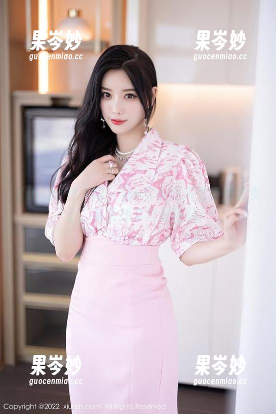 Xiuren秀人网 - 当e宝小野猫变身短裤女王，高清细节没谁能挡！