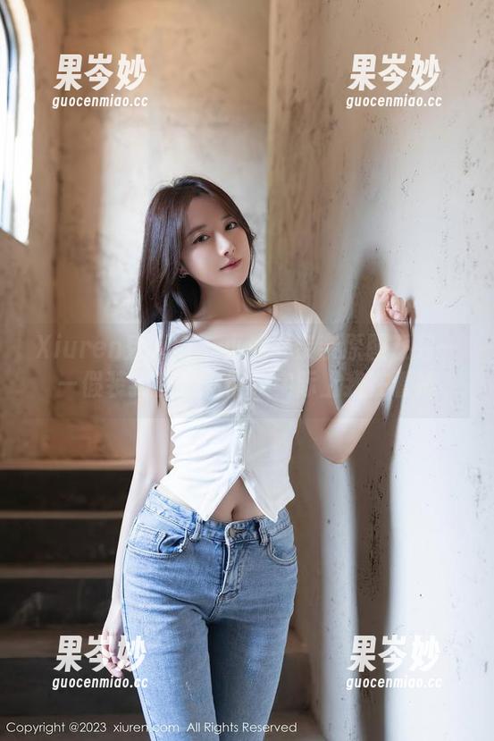 Xiuren秀人网 - 小魔女奈奈原图系列——假装我在看剧情，实际上我在看她