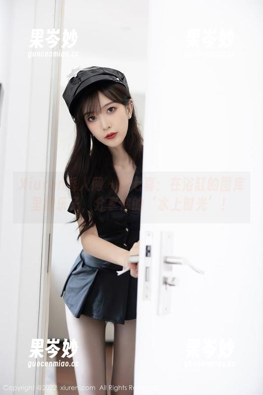 Xiuren秀人网 - 李七喜：在浴缸的图库里找乐子，分享你的‘水上时光’！
