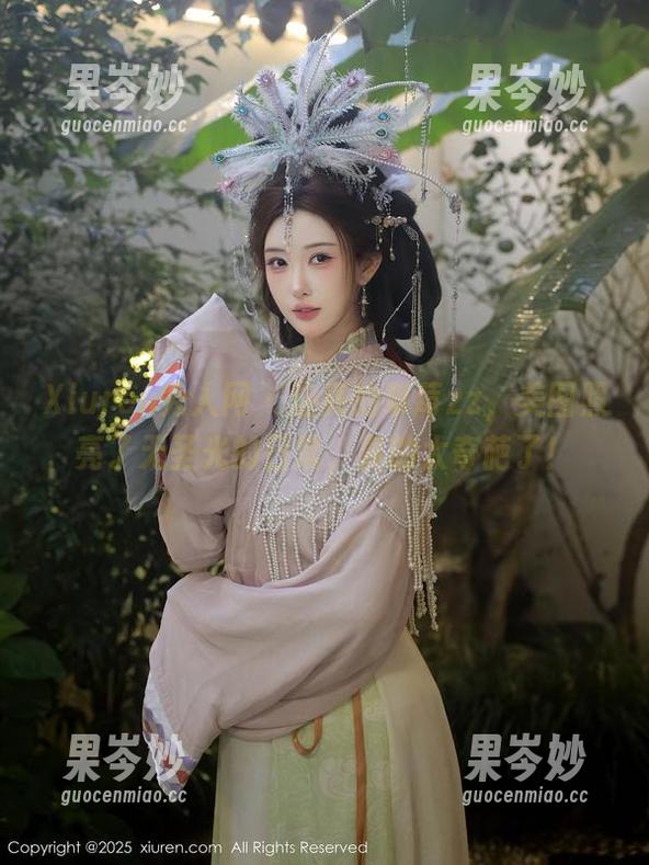 Xiuren秀人网 - 油亮的草莓zz，美图照亮了无圣光的日常，真的太奇葩了！