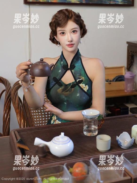 Xiuren秀人网 - 来看看这些资源，软软Roro的礼服居然还有这样的气质？