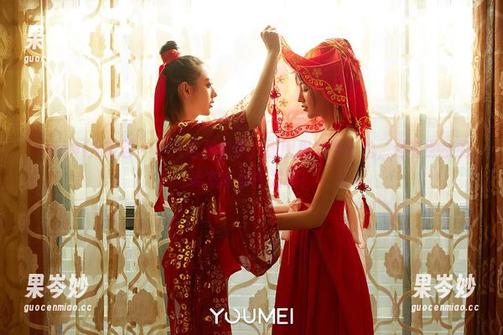 YouMi尤蜜荟 - 不只清晨的梦，原图里的费若拉，还有懒散的姿态等你去发现！