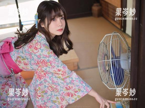 一波红裙写真，wuyo(우요)是一道色彩，而我只是一个看客，瞥见了什么来着？