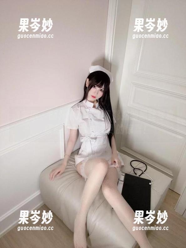 微密圈 - 翻开十万口草莓粥粥的黑丝写真，居然还有意想不到的惊喜！