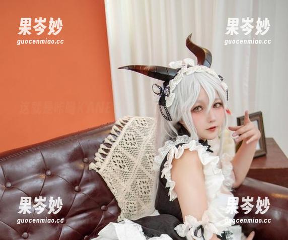 这就是咔喵KANEKO的最新写真集：豹纹，看得我都恍惚了。