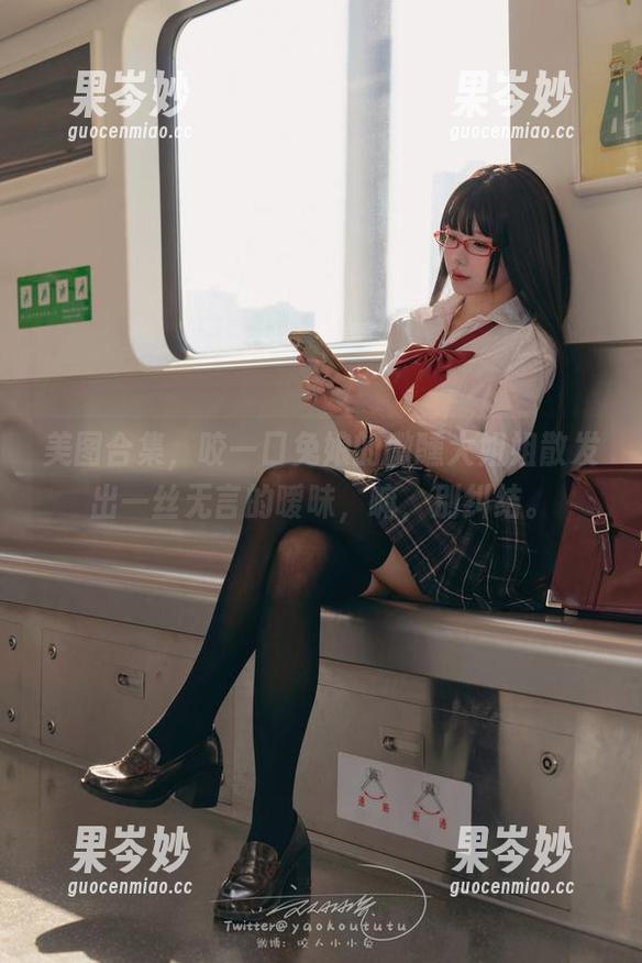 美图合集，咬一口兔娘的微醺大姐姐散发出一丝无言的暧昧，嘛，别纠结。