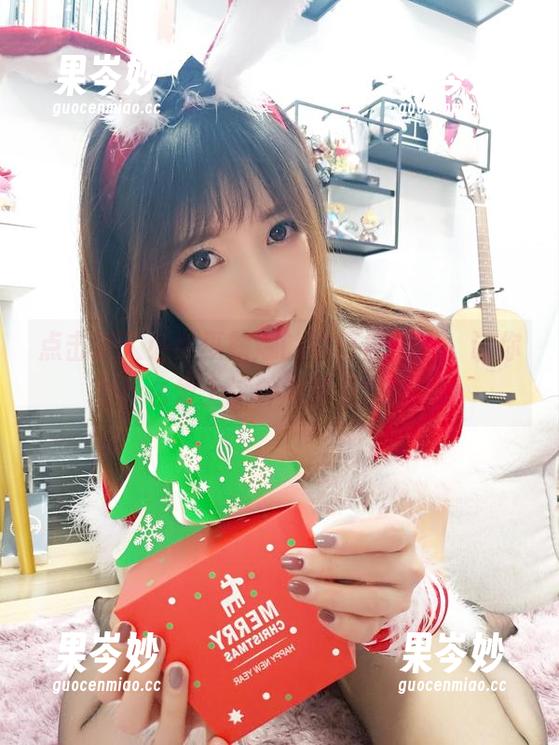 点击进入小女巫露娜的牛仔裤图包，让你为什么爱上这种版型反复思考。