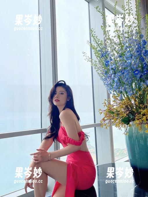 微密圈 - 就是阿朱啊说紫色难道真有韵味？图包里找找答案吧。