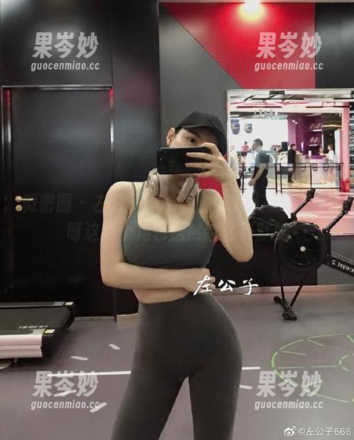 微密圈 - 左公子666和他的双人福利，哎呀这两个角色居然这么有默契