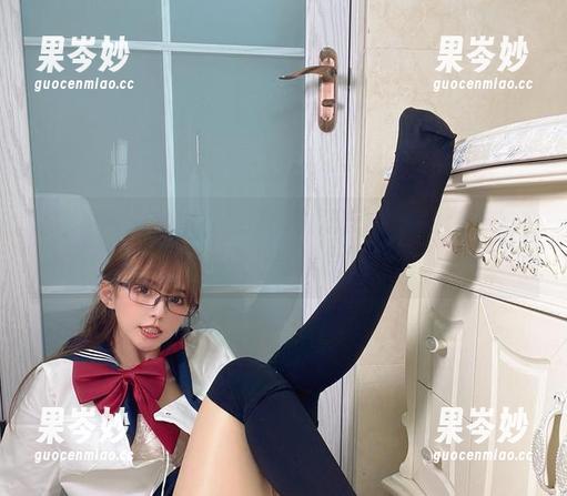 微密圈 - 最新毛衣分享，张思允nice教你怎么把“懒觉”穿得时髦！