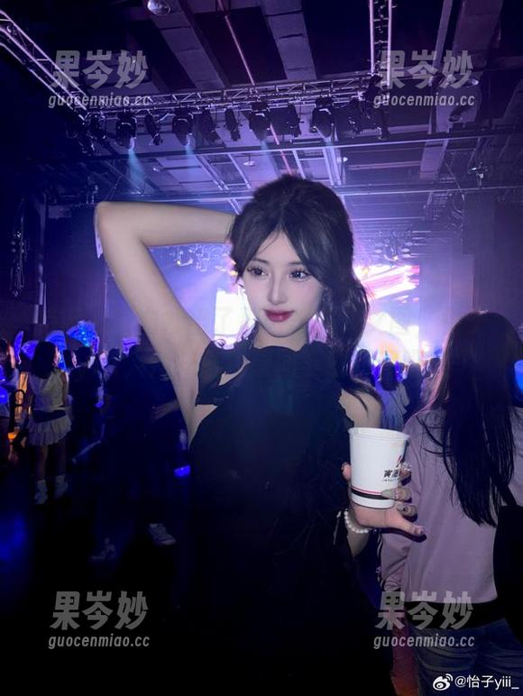特呕心沥血才出了那么美的修女图，怡子yiii，拜托给我原图下载权利吧！