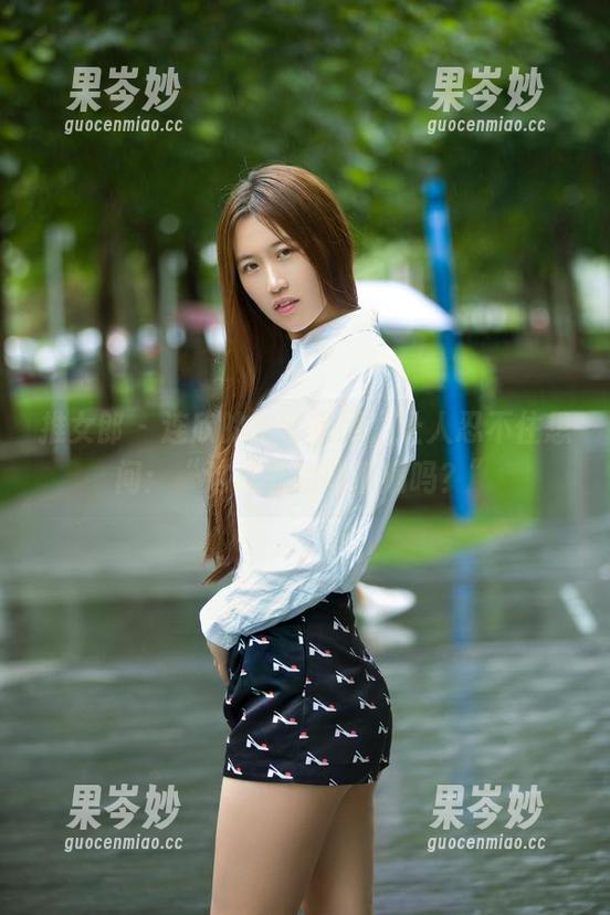 推女郎 - 连欣的护士美图，让人忍不住想问：“这样真的能看病吗？”