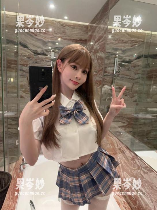 微密圈 - 无欲无求的推土君的紫色内衣套图：是不是让我想起了我的蜡笔小新呢？