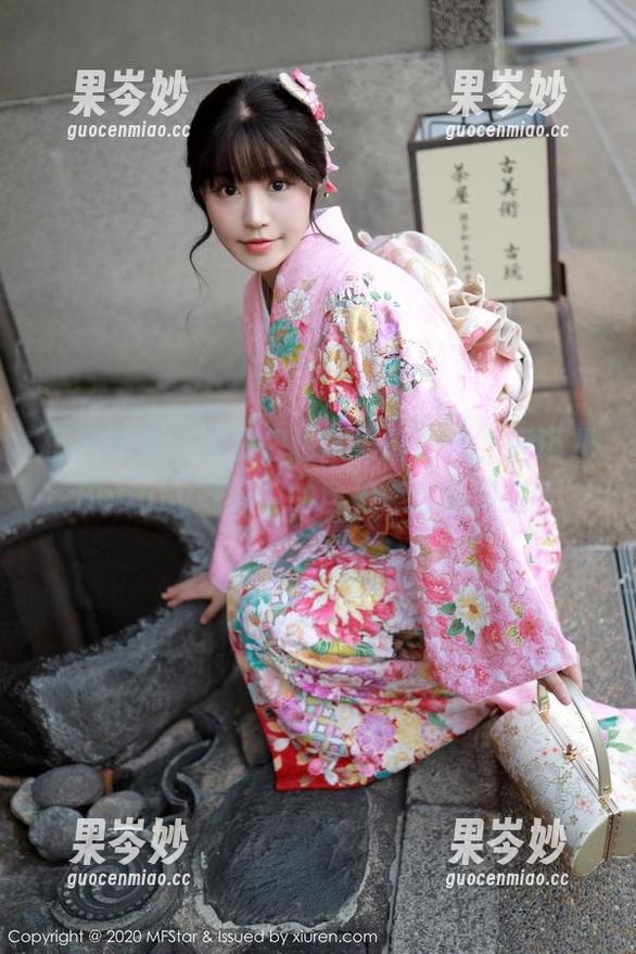 模范学院 - 这图包也太好看了吧，唐琪儿Beauty妹妹们的自拍怎么能错过？
