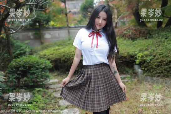 模范学院 - 最新的“温柔的柔”出手不凡，原图中的瑜伽摆姿谁能不爱？