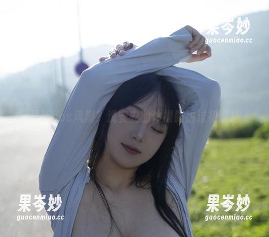 最新cos风潮？浅安安的体操服甜过初恋！