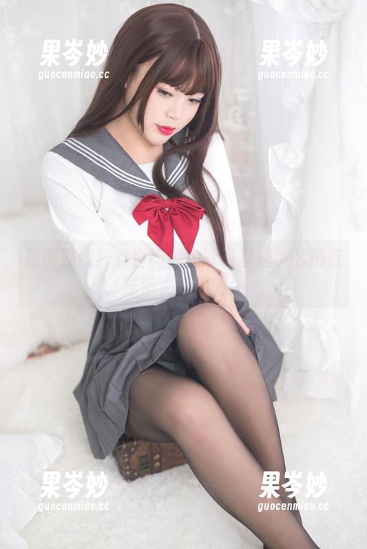 原图在线！看白烨烨在泳装里是怎么把魔法带上泳池的！