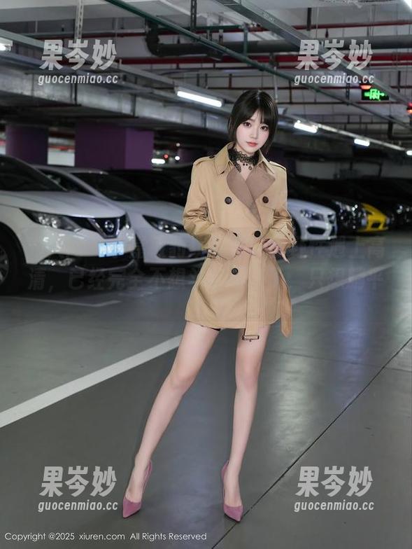 秀人网 - 小嘉敏豹纹写真：当野性遇上高清，已经完全不想斗志昂扬了，只想躺平。
