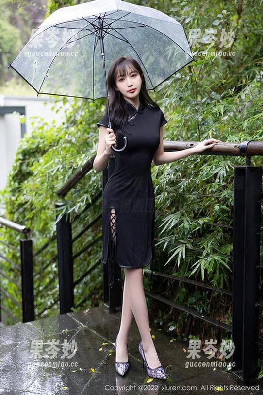 秀人网 - 图包值得一看，心妍小公主演绎女王范，恨不得搬回家当摆设。
