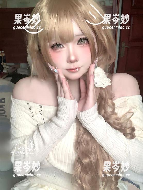 纯爱neko的吊带，这组cos图片竟然有点小危险。