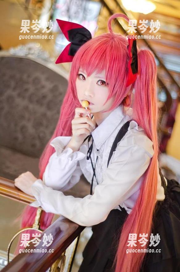 剩下的东西说不清，绮太郎kitaro的圣诞写真里满满的都是福利感