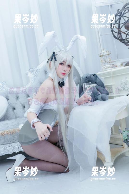 这是尽量不夸张的精选写真，羊大真人在白色樱桃体操服里挺耐看。