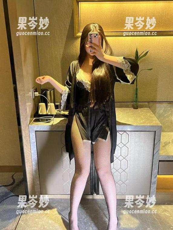 微密圈 - 美邵女Baby的私拍秘籍：吊带不只是夏天的战袍！