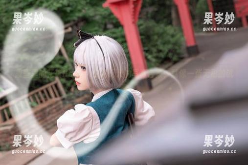 教室里的花柒Hana：偷偷记录的写真合集，就像一张无形的试卷
