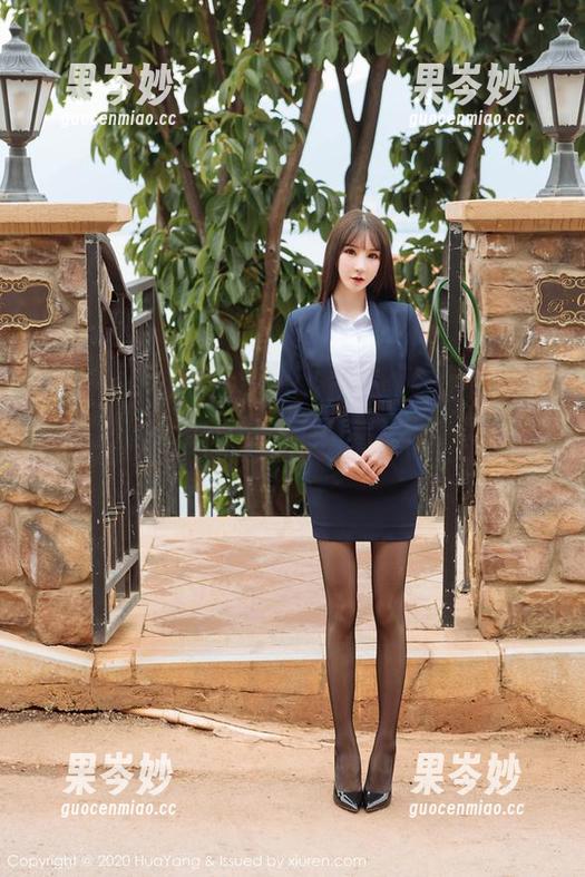 花漾show - 在线等Cris_卓娅祺的新职业装写真，结果被她的风格迷得不要不要的！