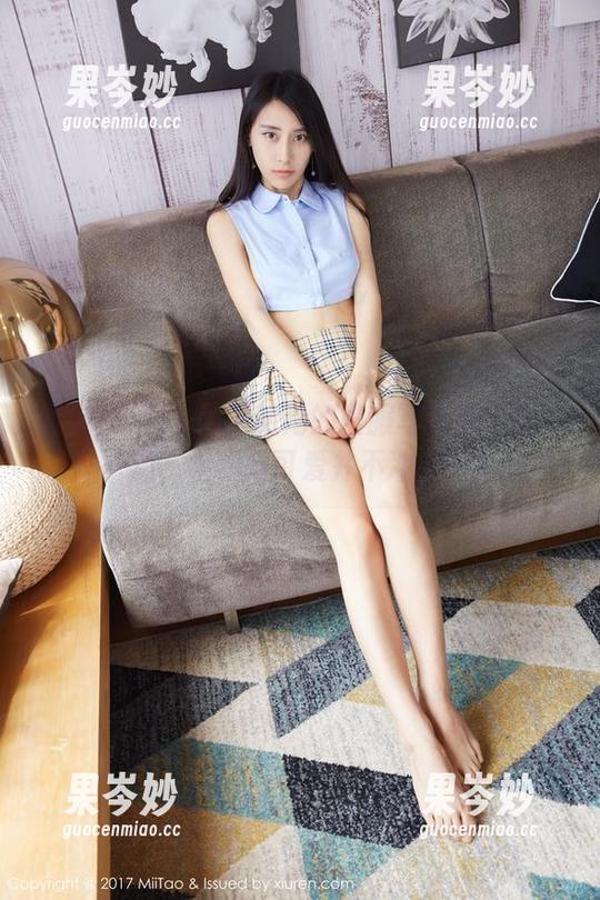 蜜桃社 - Gina更新她的校服写真集：这一回，学术与可爱并不冲突！