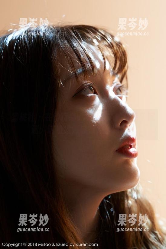 蜜桃社 - 在韵莉娜VANILLA的美图前沉迷：这姐姐到底有什么魔力？