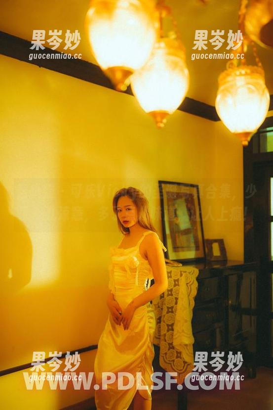 轰趴猫 - 可乐Vicky的圣诞写真合集，少了点儿凉意，多了点儿味道，让人上瘾！